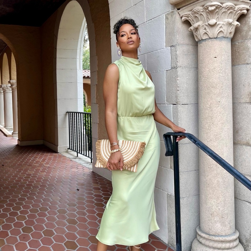 Satin Mock Neck Dress💚